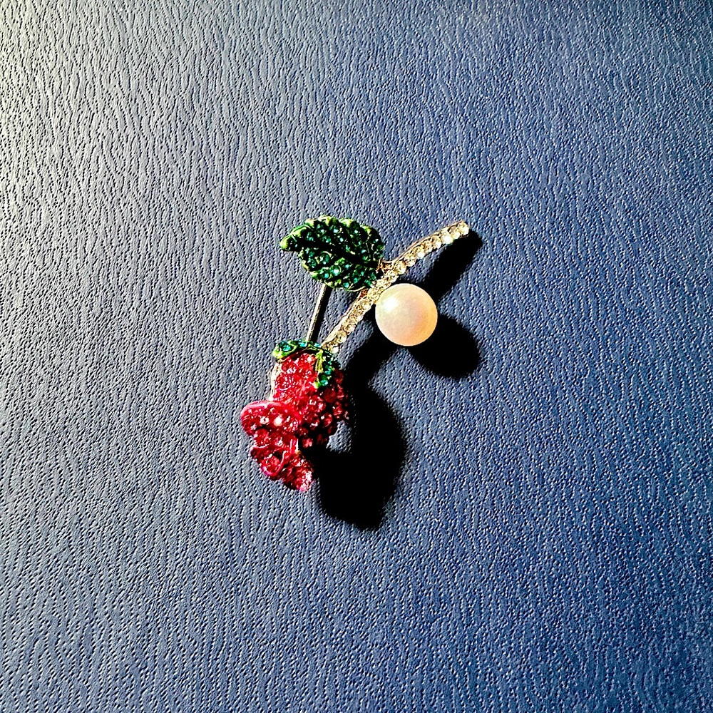 NEW Rose Brooch - Picture 3 of 5